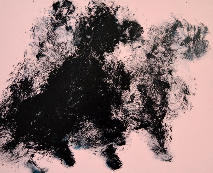 Hirmu jäljed, koeratrükk masoniidil, 2018.